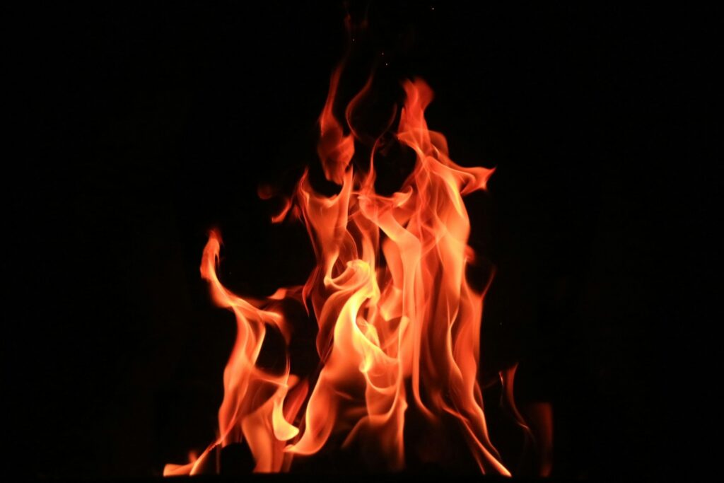 Communauté de prière en feu